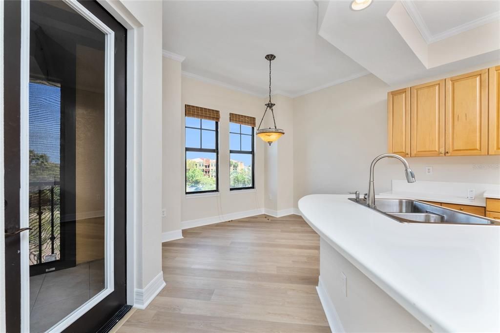 For Rent: $1,950 (3 beds, 2 baths, 1915 Square Feet)