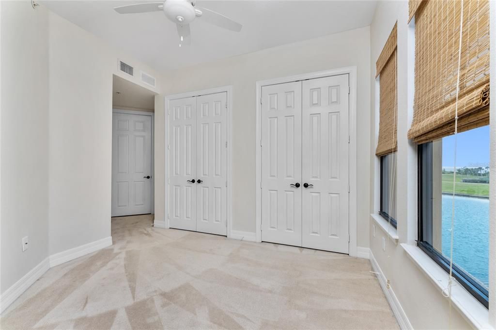 For Rent: $1,950 (3 beds, 2 baths, 1915 Square Feet)