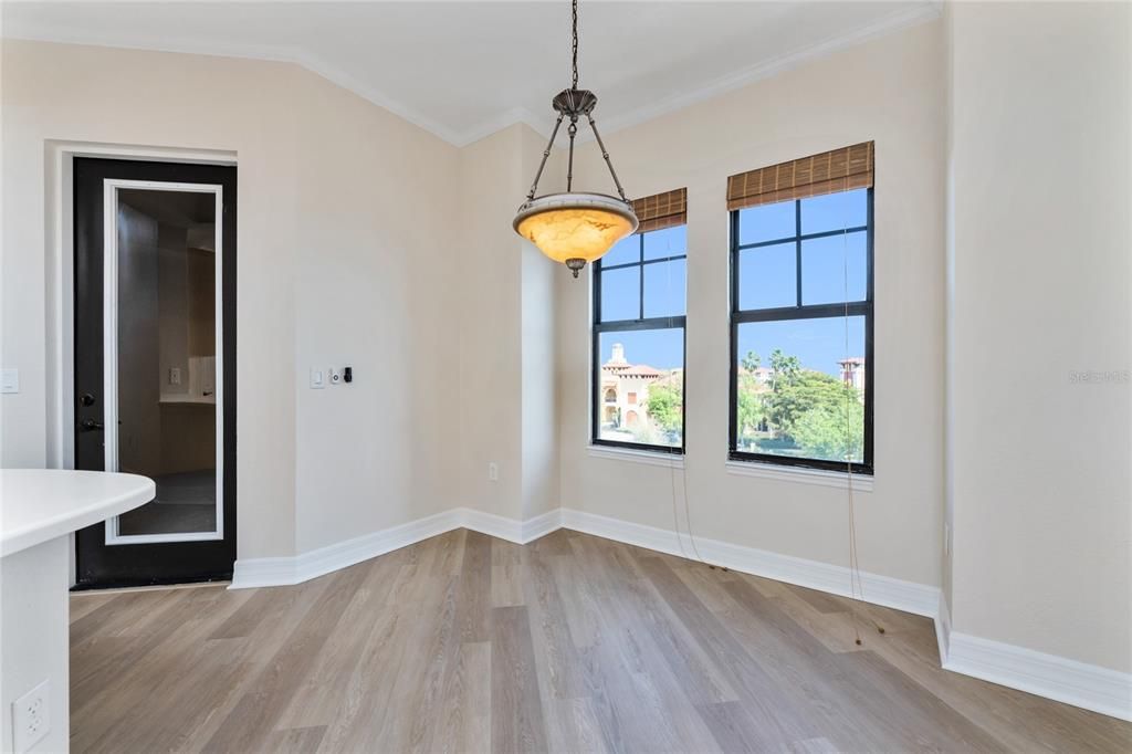 For Rent: $1,950 (3 beds, 2 baths, 1915 Square Feet)