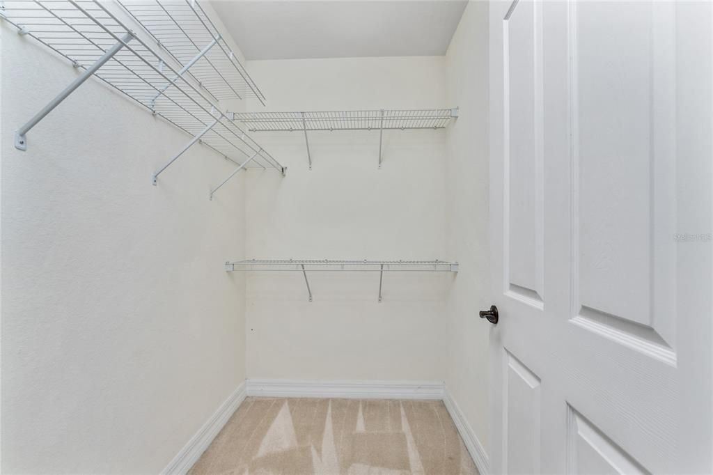 For Rent: $1,950 (3 beds, 2 baths, 1915 Square Feet)