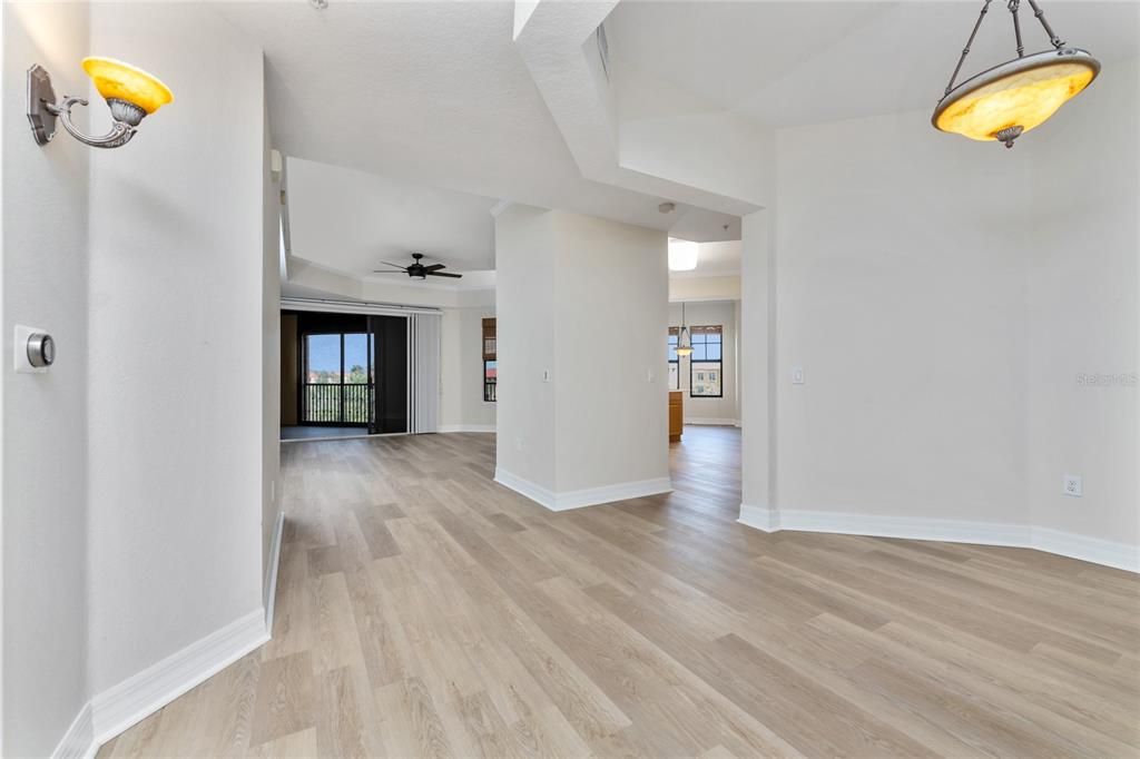 For Rent: $1,950 (3 beds, 2 baths, 1915 Square Feet)
