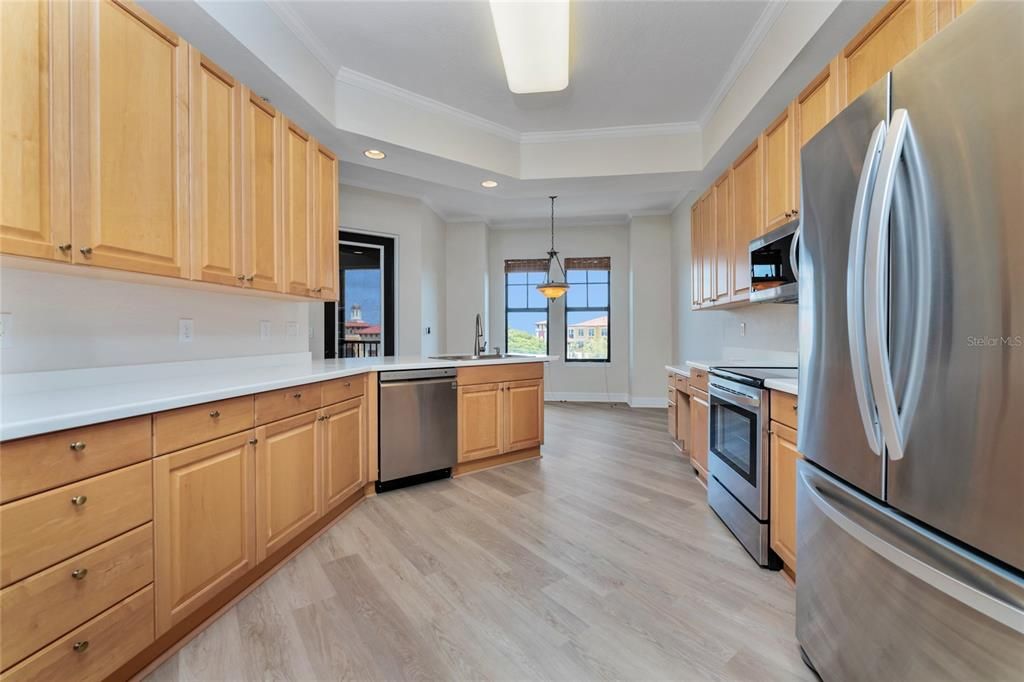 For Rent: $1,950 (3 beds, 2 baths, 1915 Square Feet)