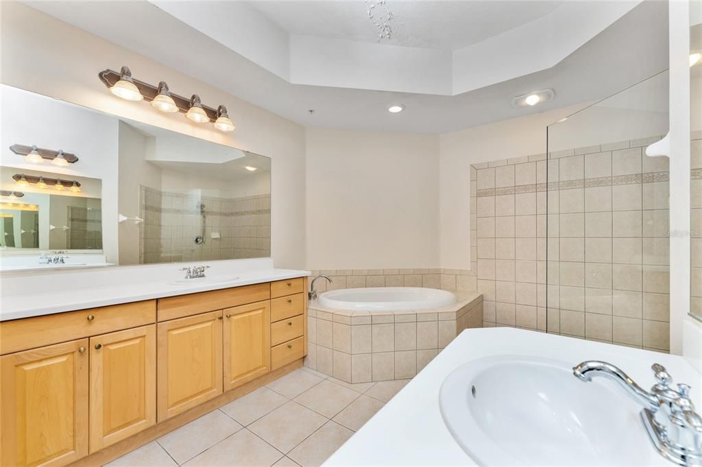 For Rent: $1,950 (3 beds, 2 baths, 1915 Square Feet)