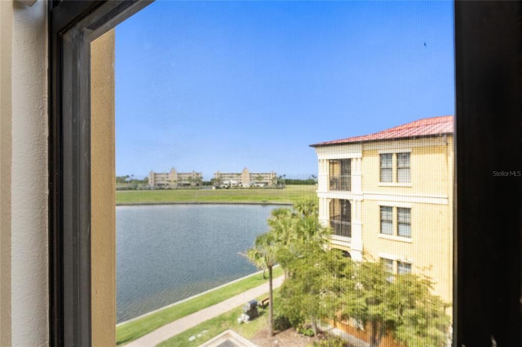 For Rent: $1,950 (3 beds, 2 baths, 1915 Square Feet)