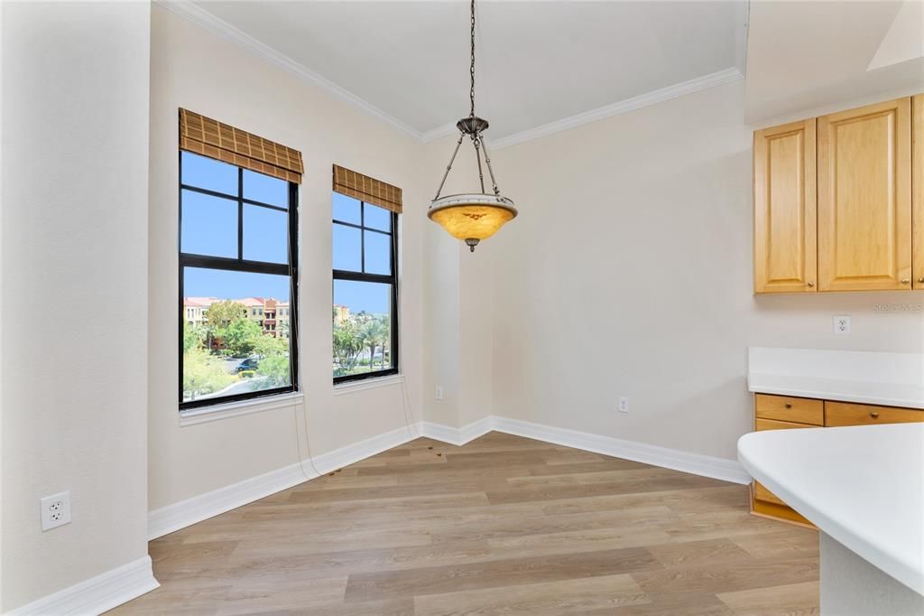 For Rent: $1,950 (3 beds, 2 baths, 1915 Square Feet)