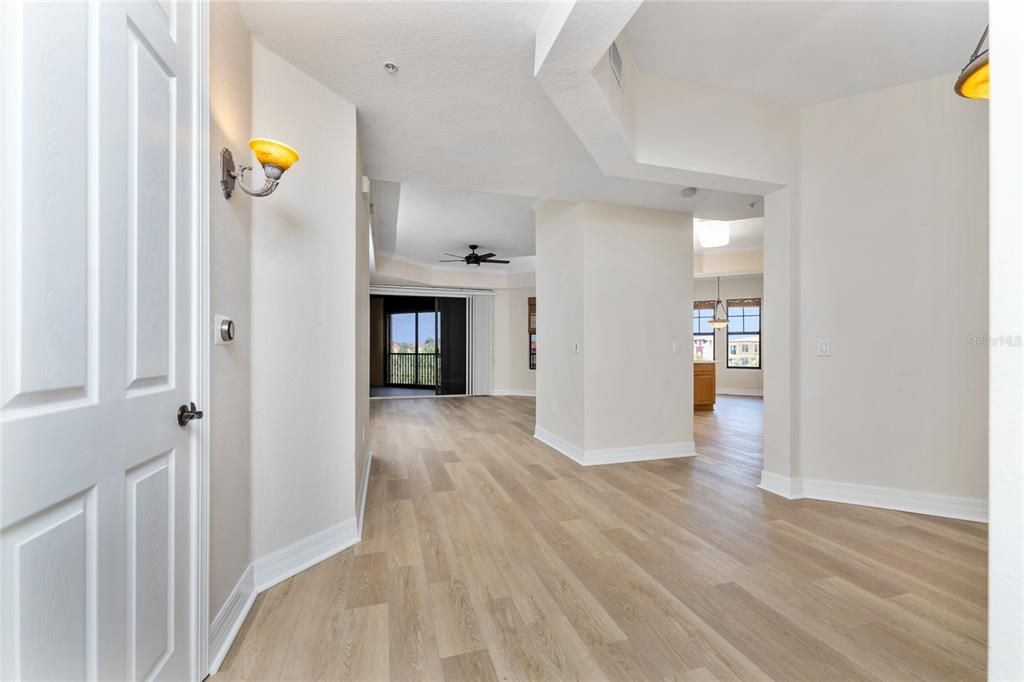 For Rent: $1,950 (3 beds, 2 baths, 1915 Square Feet)