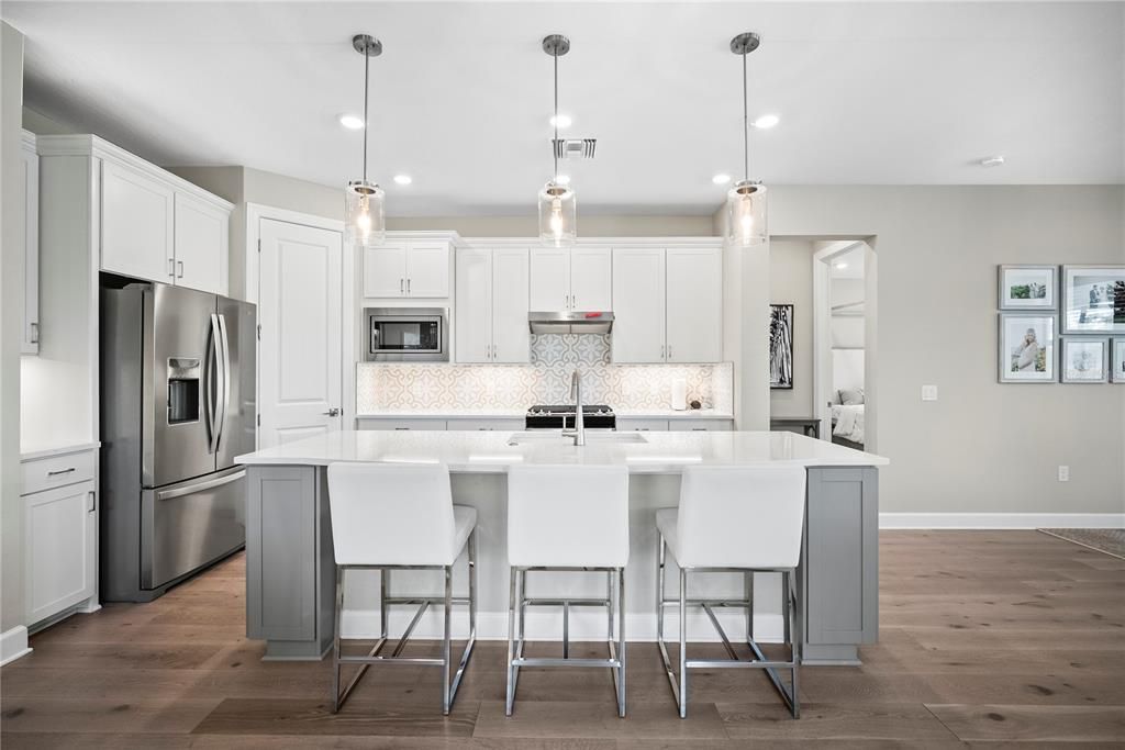 For Sale: $940,000 (4 beds, 4 baths, 3553 Square Feet)