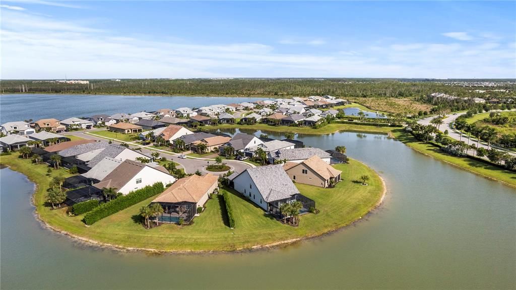 For Sale: $940,000 (4 beds, 4 baths, 3553 Square Feet)