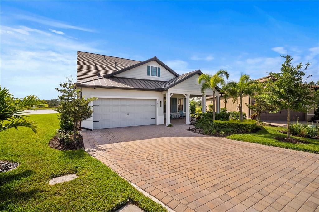 For Sale: $940,000 (4 beds, 4 baths, 3553 Square Feet)