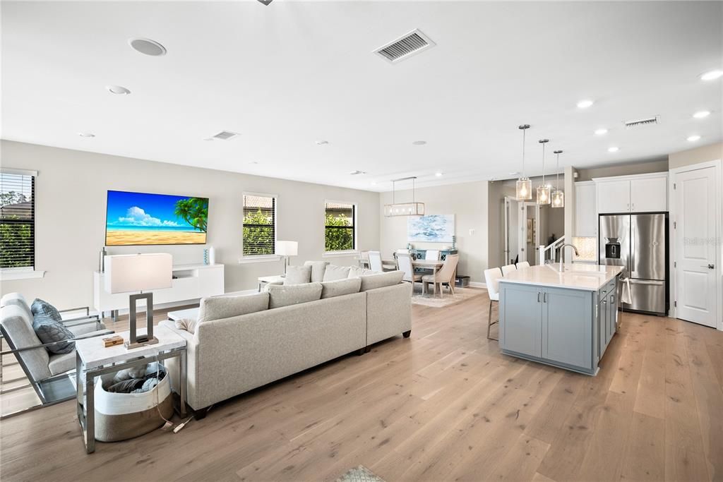 For Sale: $940,000 (4 beds, 4 baths, 3553 Square Feet)