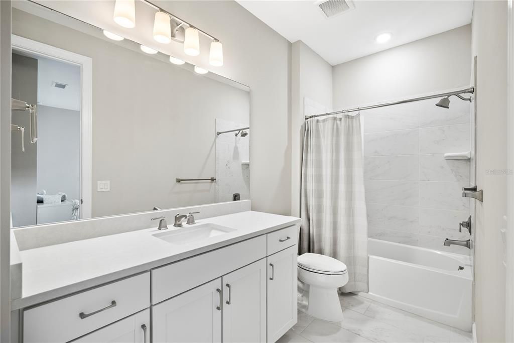 For Sale: $940,000 (4 beds, 4 baths, 3553 Square Feet)