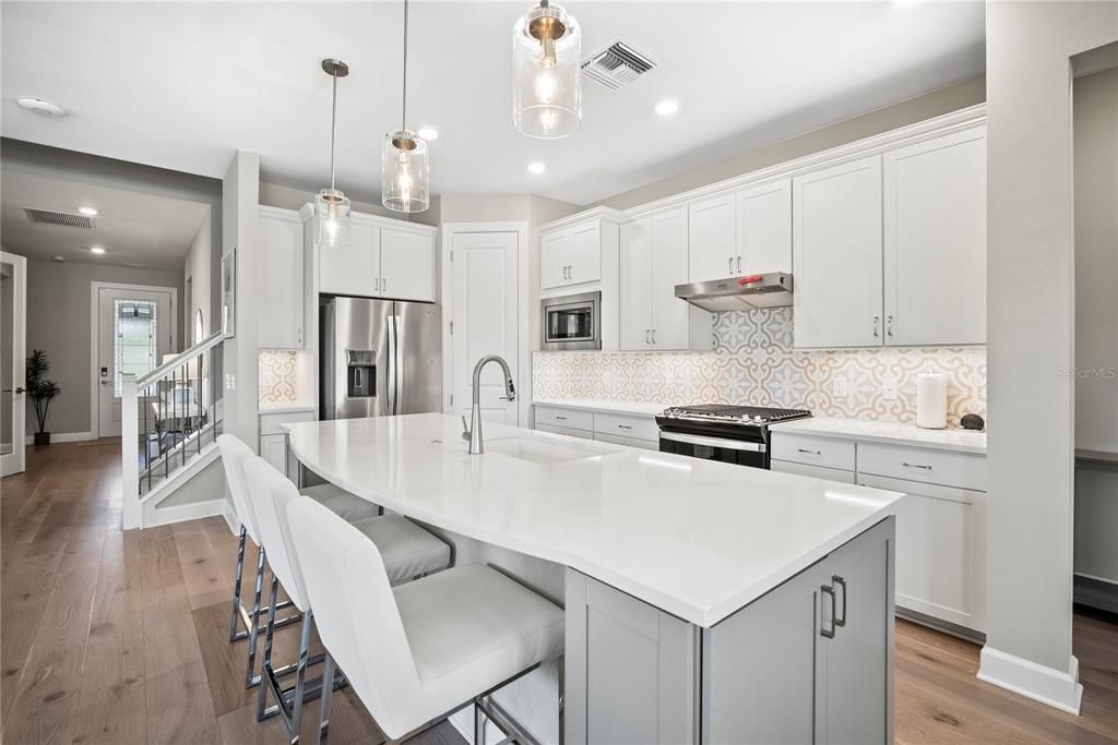 For Sale: $940,000 (4 beds, 4 baths, 3553 Square Feet)