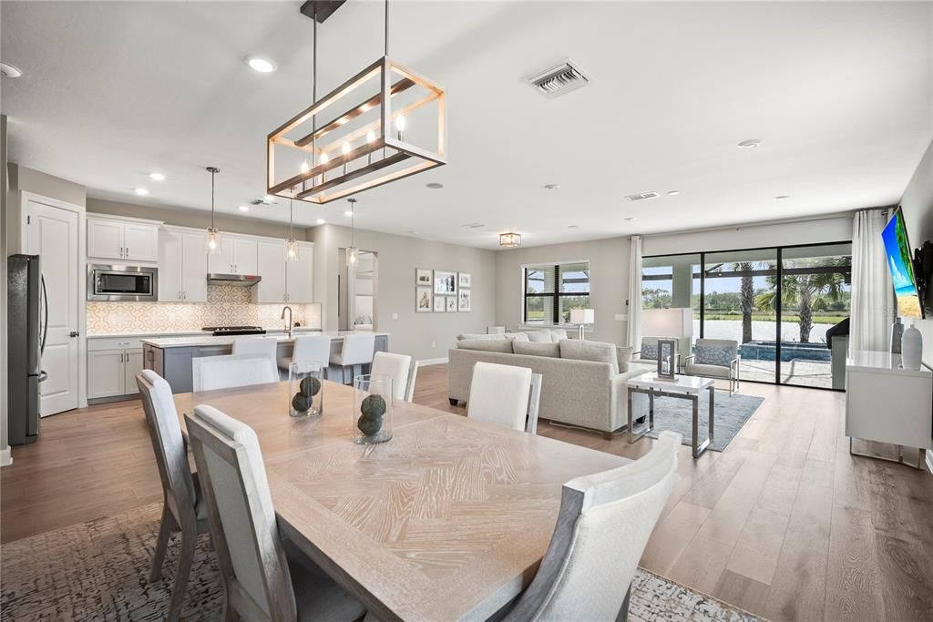 For Sale: $940,000 (4 beds, 4 baths, 3553 Square Feet)