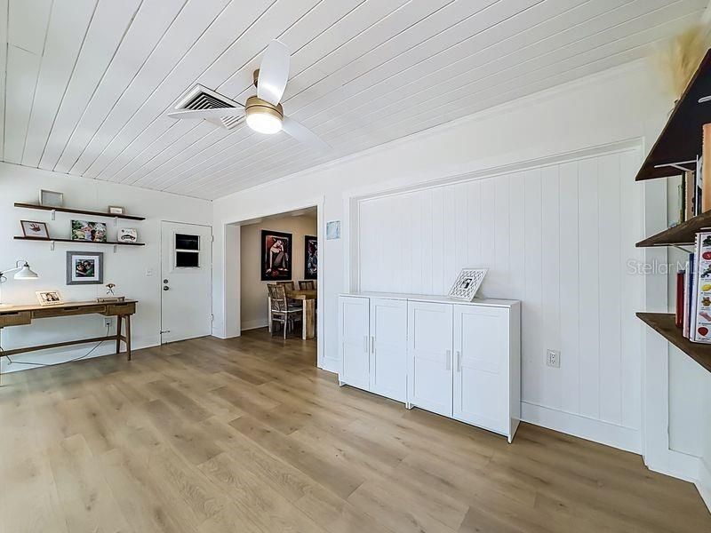 For Sale: $399,900 (3 beds, 1 baths, 1720 Square Feet)