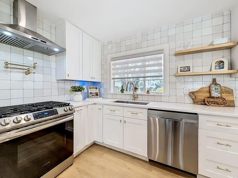 For Sale: $399,900 (3 beds, 1 baths, 1720 Square Feet)