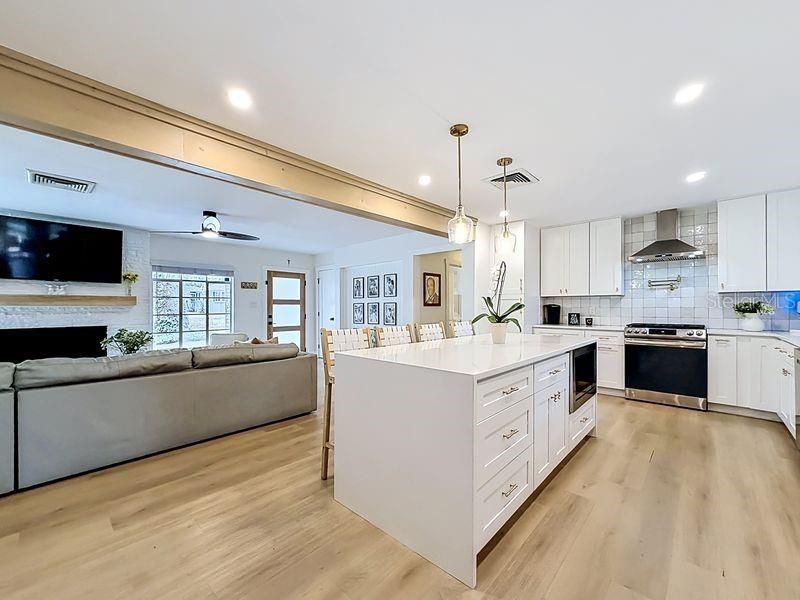 For Sale: $399,900 (3 beds, 1 baths, 1720 Square Feet)