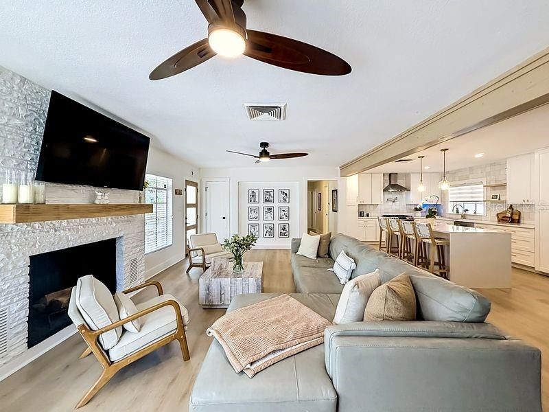 For Sale: $399,900 (3 beds, 1 baths, 1720 Square Feet)