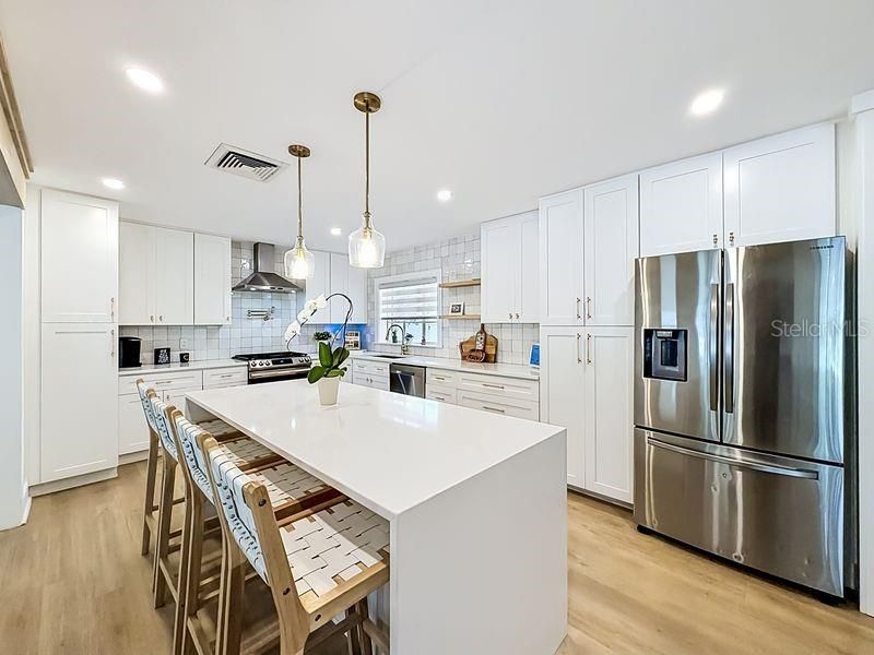 For Sale: $399,900 (3 beds, 1 baths, 1720 Square Feet)