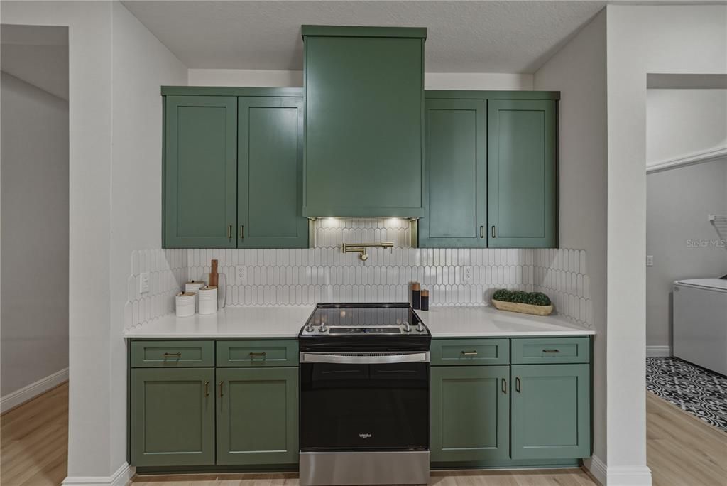 На продажу: $469,990 (3 спален, 2 ванн, 1701 Квадратных фут)