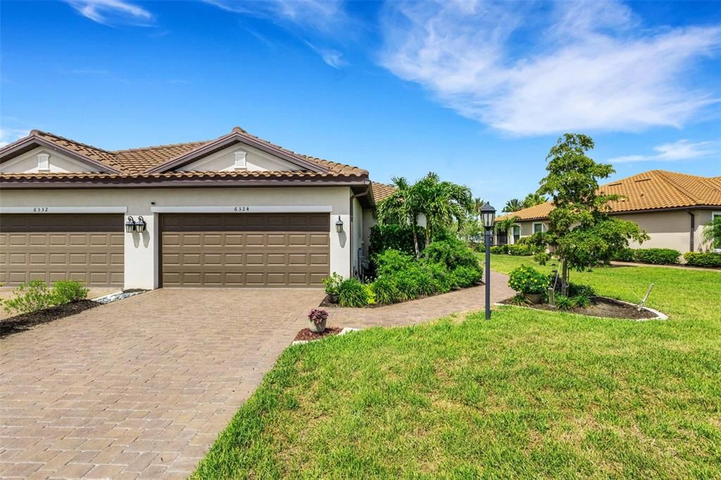 For Sale: $499,949 (2 beds, 2 baths, 1500 Square Feet)