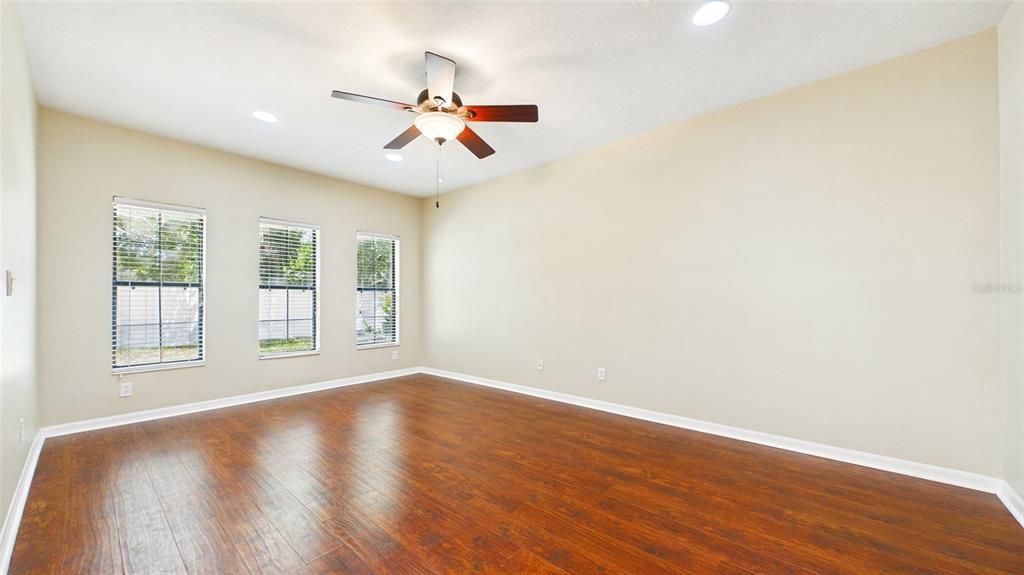 For Rent: $2,150 (3 beds, 2 baths, 1588 Square Feet)