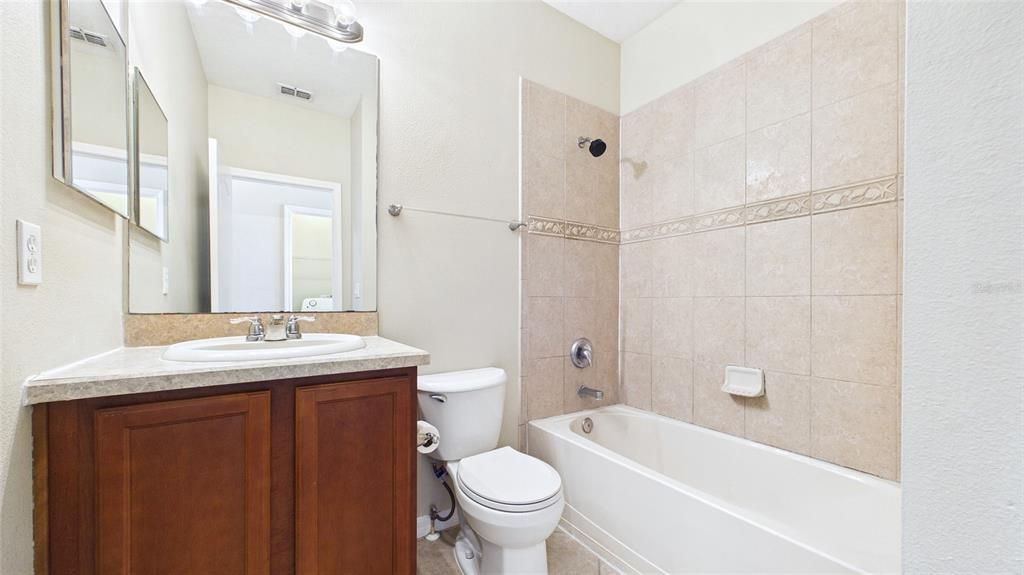 For Rent: $2,150 (3 beds, 2 baths, 1588 Square Feet)