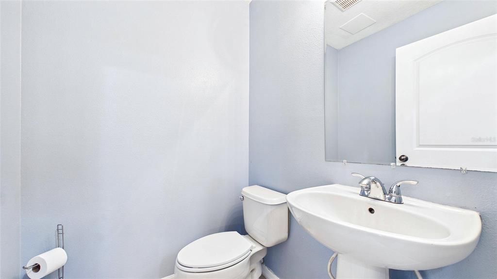 For Rent: $2,150 (3 beds, 2 baths, 1588 Square Feet)