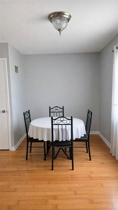 En Venta: $290,000 (3 camas, 2 baños, 1258 Pies cuadrados)