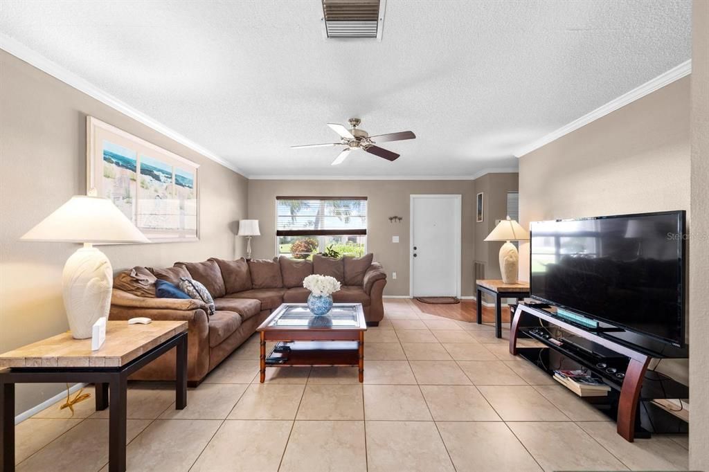 For Sale: $475,000 (3 beds, 2 baths, 1835 Square Feet)