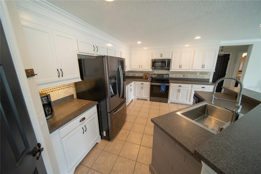 For Sale: $414,990 (3 beds, 2 baths, 2560 Square Feet)