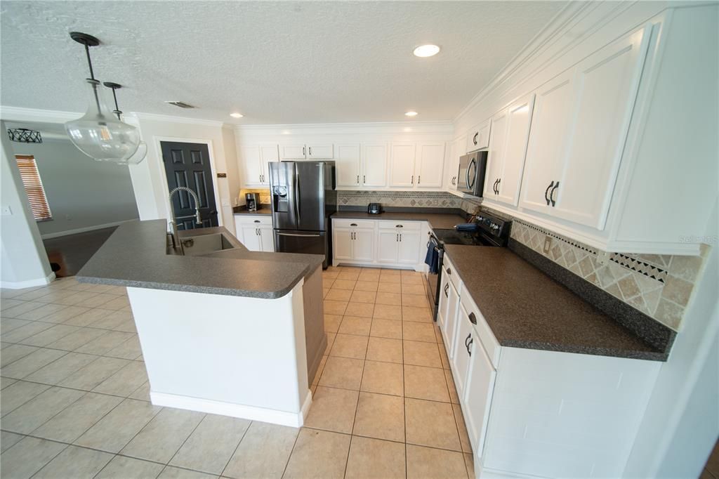 For Sale: $414,990 (3 beds, 2 baths, 2560 Square Feet)
