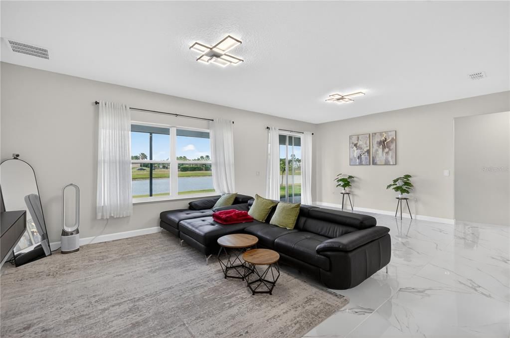 En Venta: $587,000 (4 camas, 3 baños, 2485 Pies cuadrados)