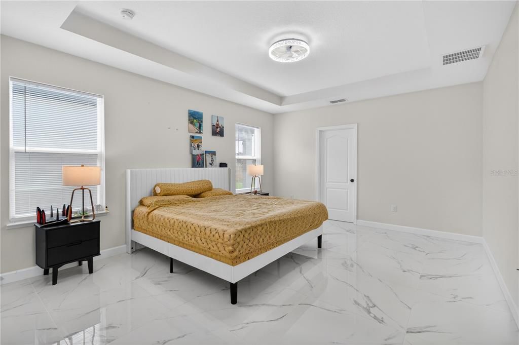 En Venta: $587,000 (4 camas, 3 baños, 2485 Pies cuadrados)