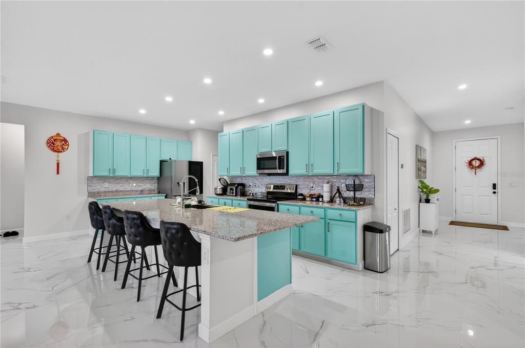 En Venta: $587,000 (4 camas, 3 baños, 2485 Pies cuadrados)