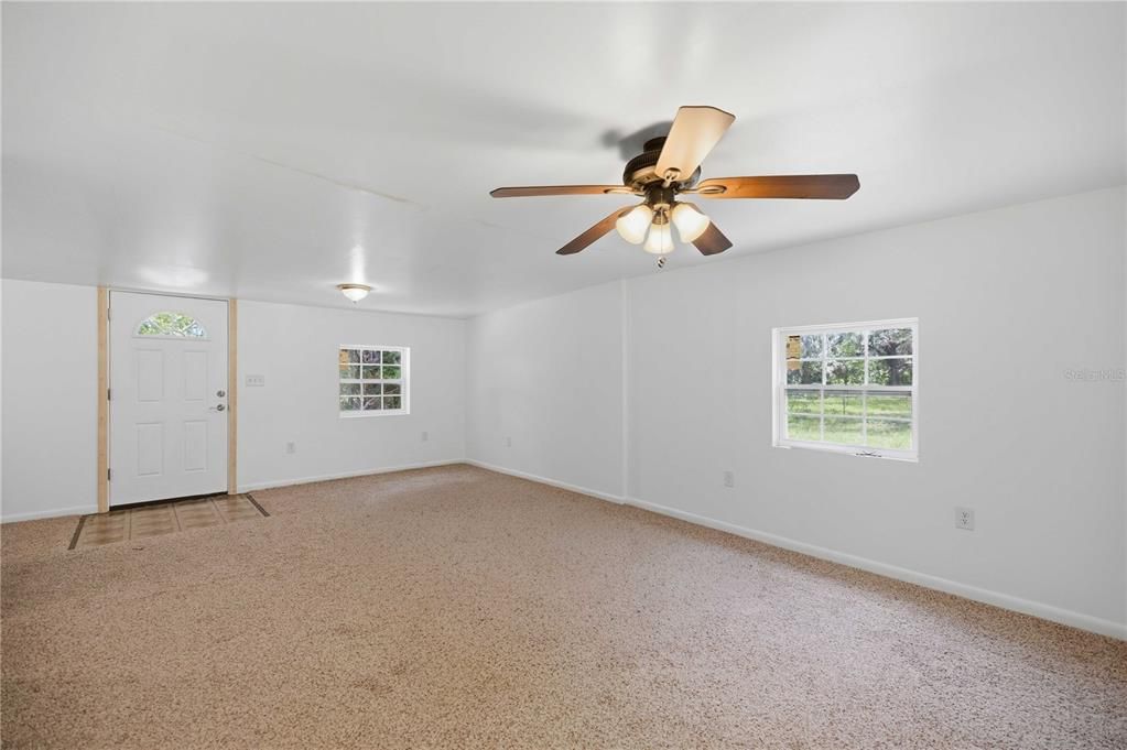 For Sale: $95,000 (2 beds, 1 baths, 832 Square Feet)