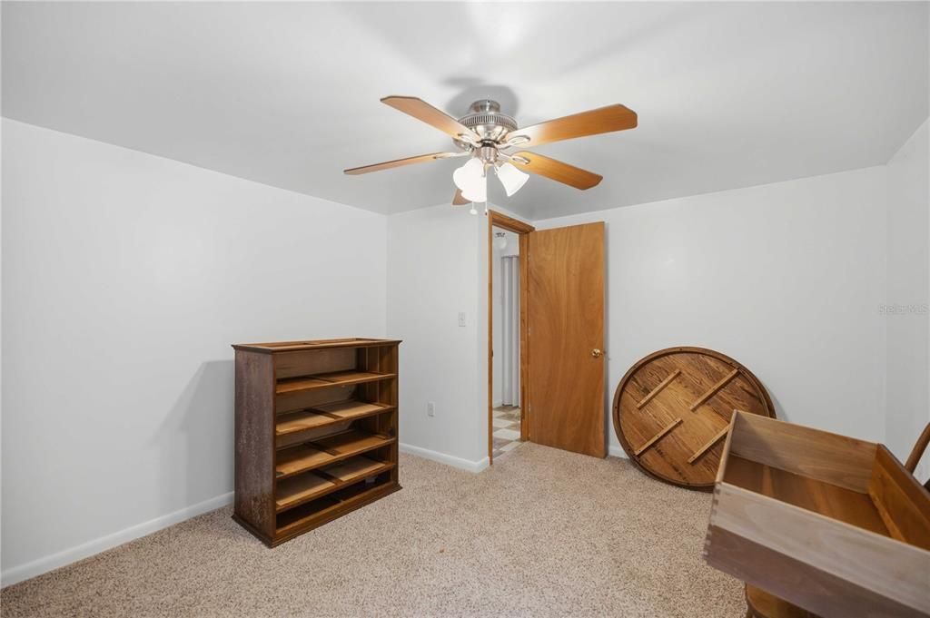 For Sale: $95,000 (2 beds, 1 baths, 832 Square Feet)