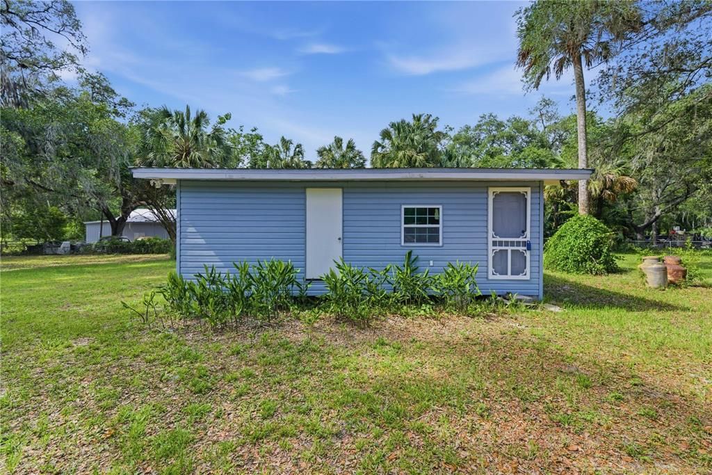 For Sale: $95,000 (2 beds, 1 baths, 832 Square Feet)