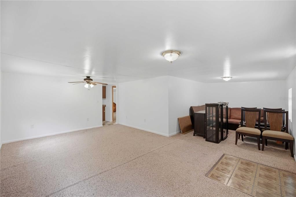 For Sale: $95,000 (2 beds, 1 baths, 832 Square Feet)
