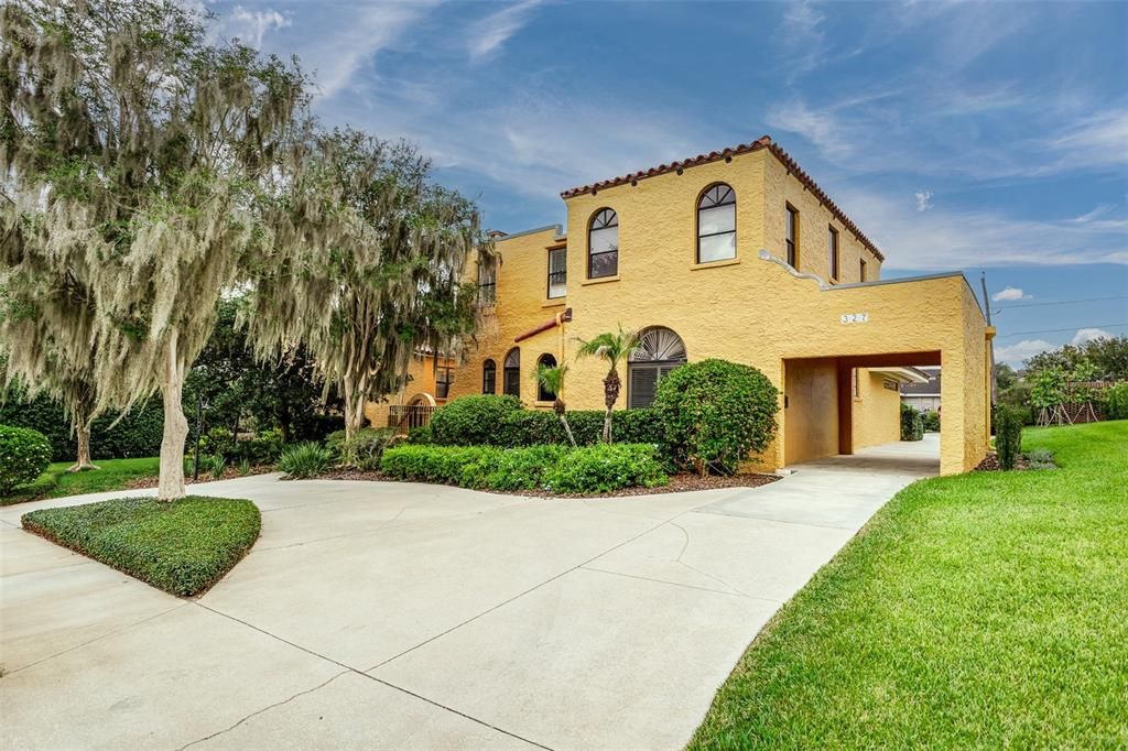 For Sale: $1,400,000 (4 beds, 4 baths, 3776 Square Feet)