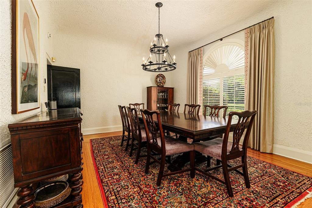 For Sale: $1,400,000 (4 beds, 4 baths, 3776 Square Feet)