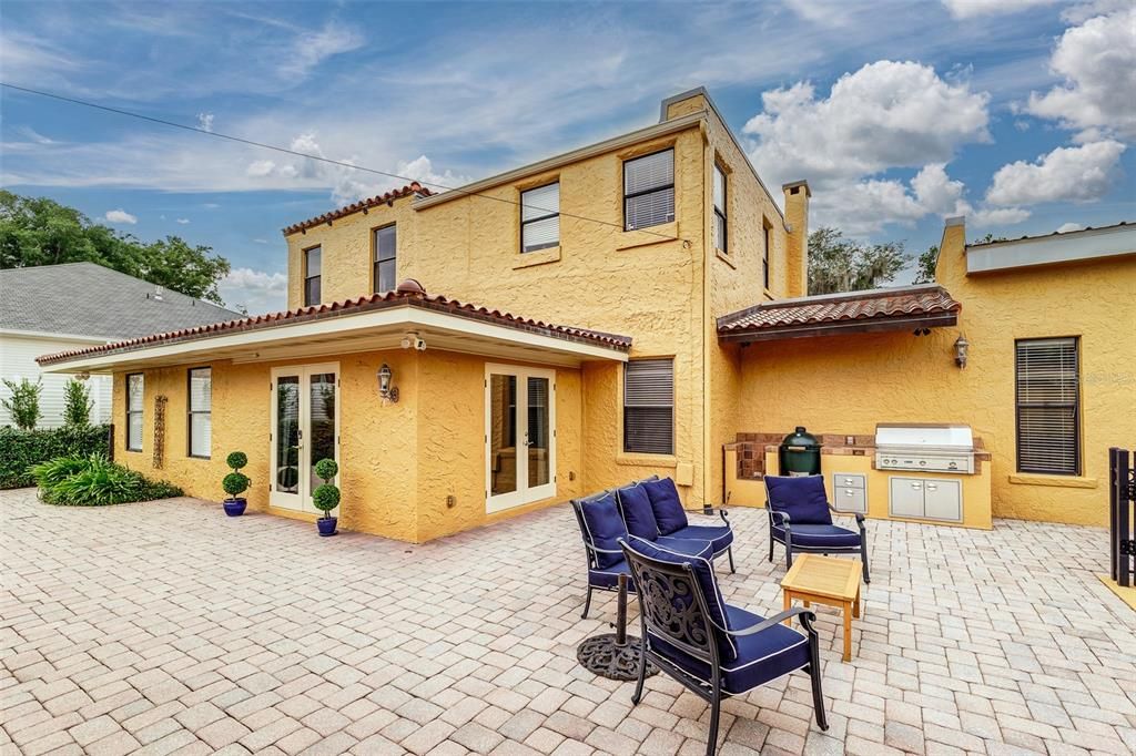 For Sale: $1,400,000 (4 beds, 4 baths, 3776 Square Feet)