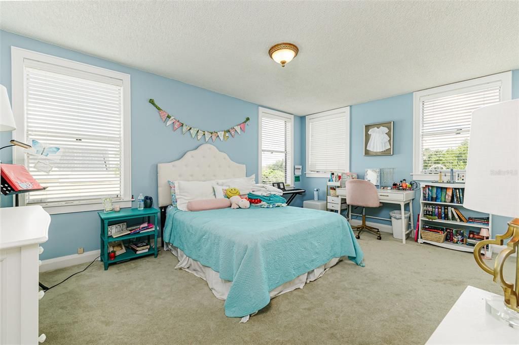 For Sale: $1,400,000 (4 beds, 4 baths, 3776 Square Feet)