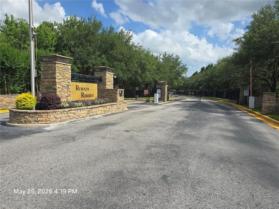 For Sale: $509,900 (4 beds, 2 baths, 1823 Square Feet)