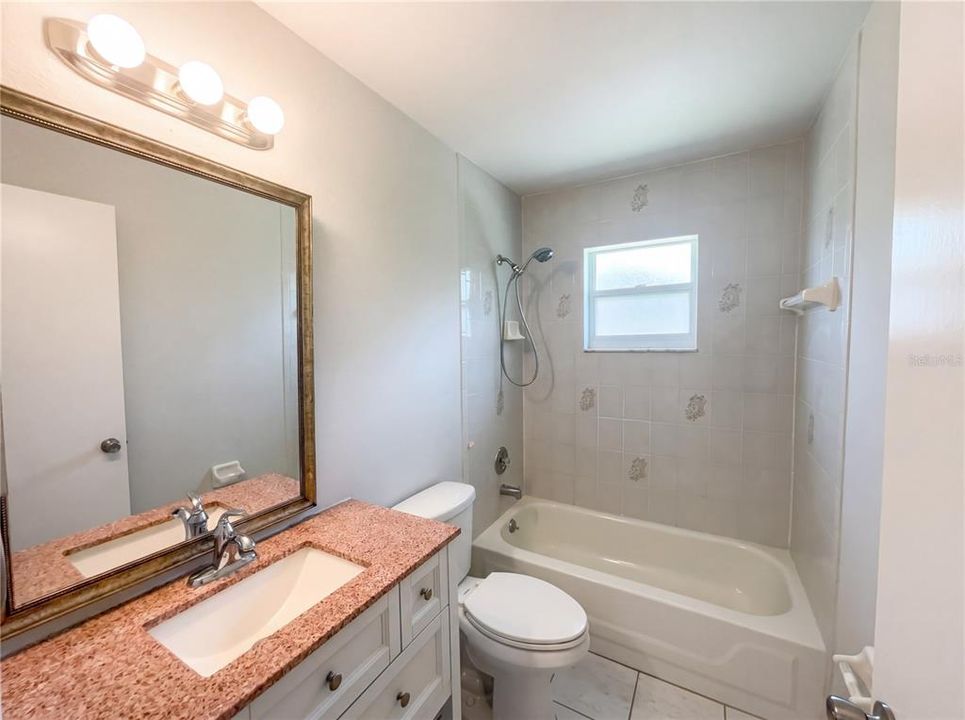 En Venta: $383,000 (3 camas, 2 baños, 1584 Pies cuadrados)