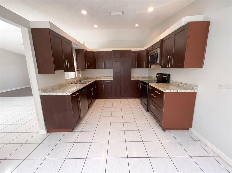En Venta: $383,000 (3 camas, 2 baños, 1584 Pies cuadrados)