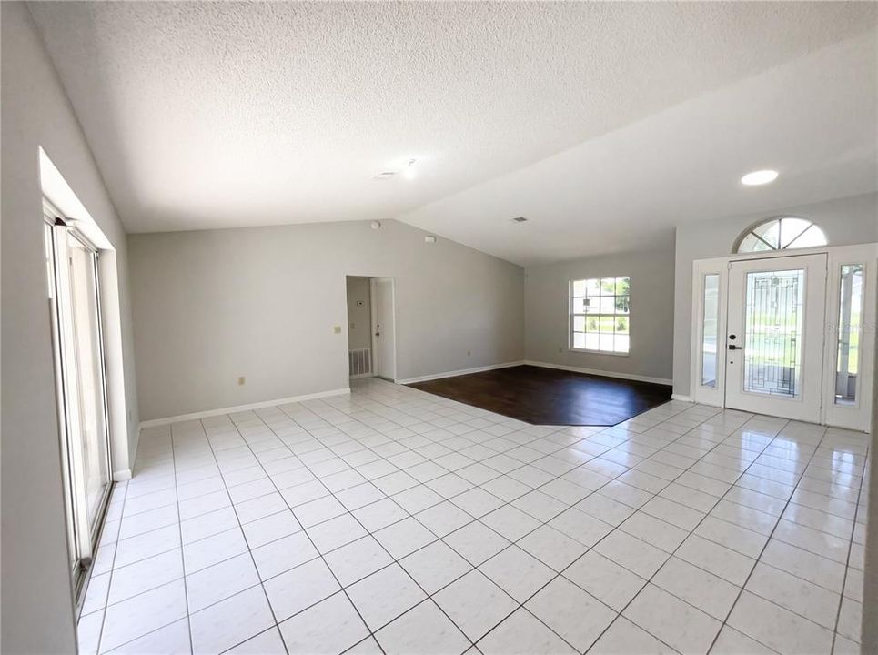 En Venta: $383,000 (3 camas, 2 baños, 1584 Pies cuadrados)