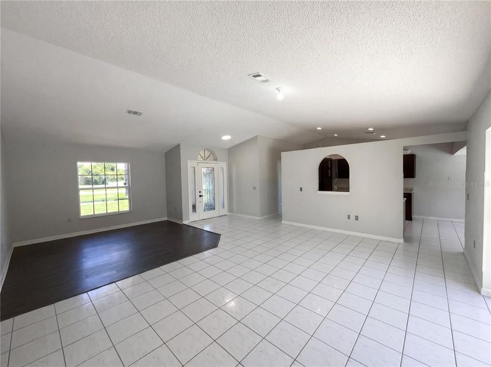 En Venta: $383,000 (3 camas, 2 baños, 1584 Pies cuadrados)
