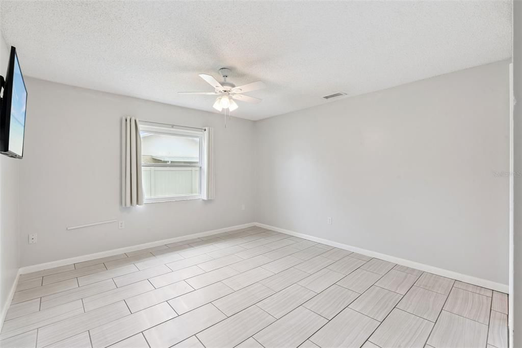 For Sale: $235,000 (2 beds, 2 baths, 1131 Square Feet)