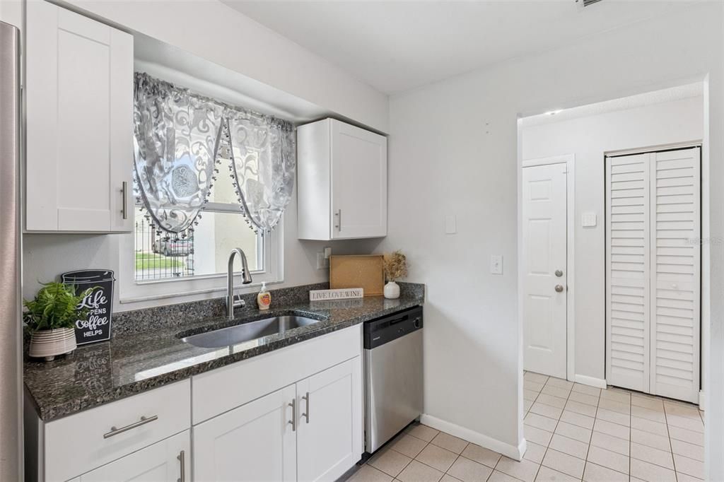 For Sale: $235,000 (2 beds, 2 baths, 1131 Square Feet)