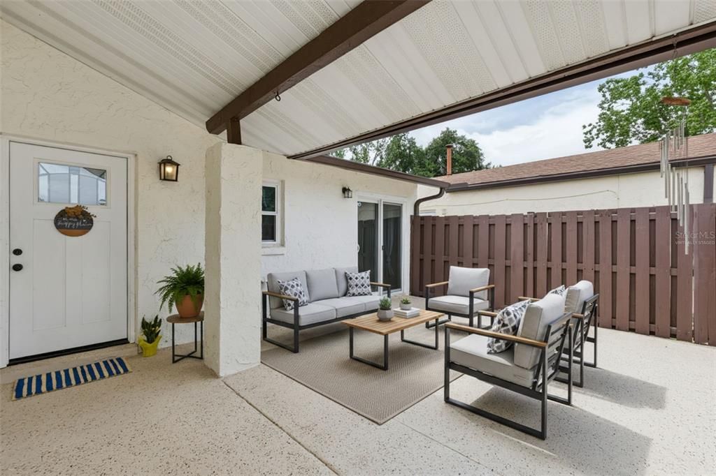 For Sale: $235,000 (2 beds, 2 baths, 1131 Square Feet)